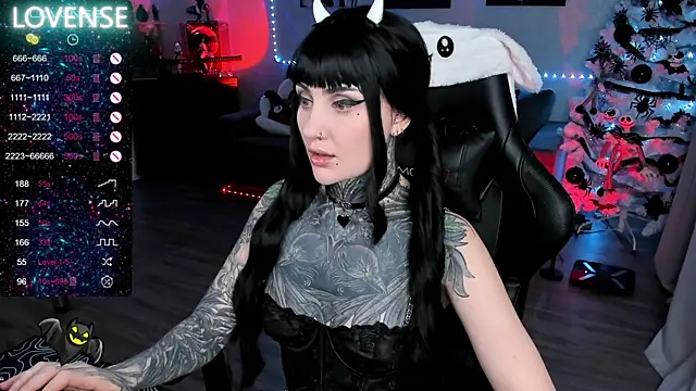 Snapshot of RachelQueen_ chatting on 02.01.25 RachelQueen online show from 02.01.25