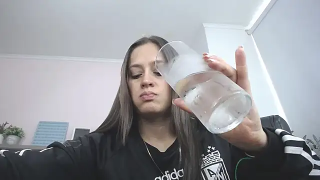 Snapshot of _juliana_rios chatting on 11.08.25 juliana rios online show from 11.08.25