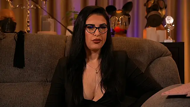 Snapshot of kelly_kent chatting on 10.31.25 kelly kent online show from 10.31.25