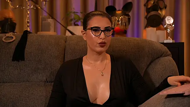 Snapshot of kelly_kent chatting on 11.03.25 kelly kent online show from 11.03.25