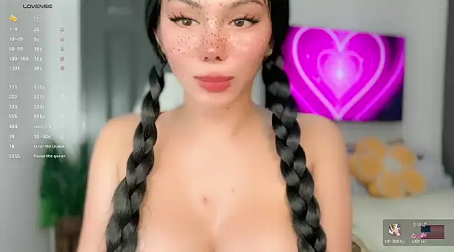 Snapshot of sassy_olivia chatting on 02.28.25 sassy olivia online show from 02.28.25