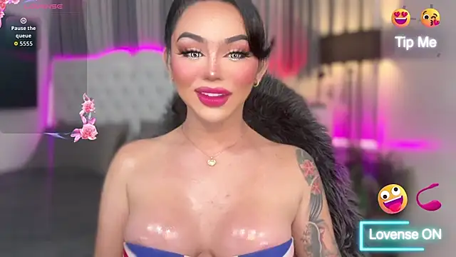 Snapshot of sassy_olivia chatting on 09.28.25 sassy olivia online show from 09.28.25