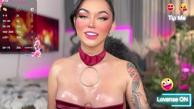 Snapshot of sassy_olivia chatting on 10.12.25 sassy olivia online show from 10.12.25