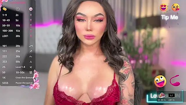 Snapshot of sassy_olivia chatting on 10.22.25 sassy olivia online show from 10.22.25