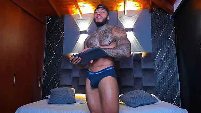 muscle man16 online show from 12.30.24