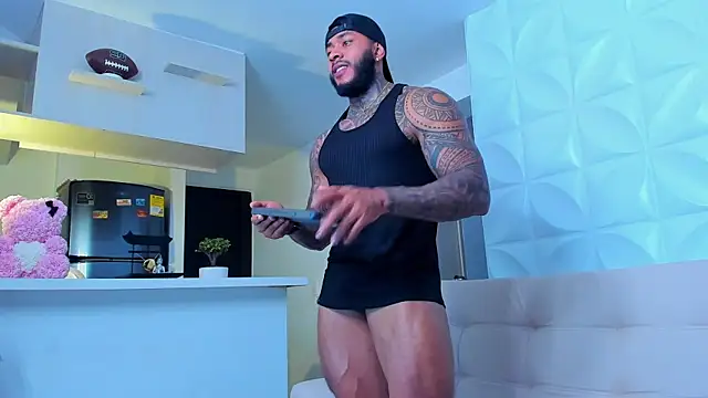 muscle man16 online show from 02.14.25