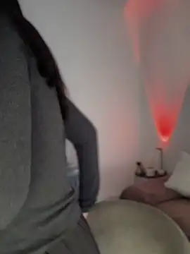 Snapshot of Emylia chatting on 02.21.25 Emylia online show from 02.21.25