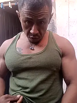 Snapshot of ivandignity chatting on 10.28.25 ivandignity online show from 10.28.25