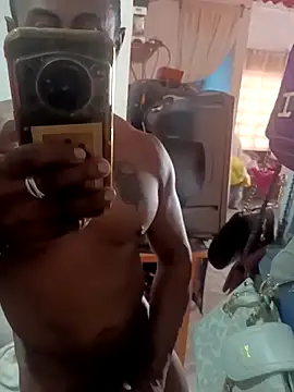 Snapshot of ivandignity chatting on 11.17.25 ivandignity online show from 11.17.25