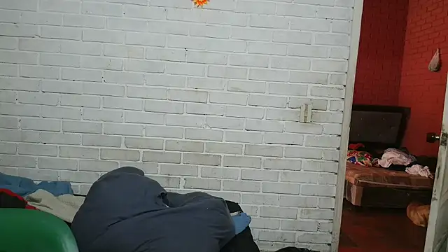 valeriaswang Lucas online show from 12.18.25