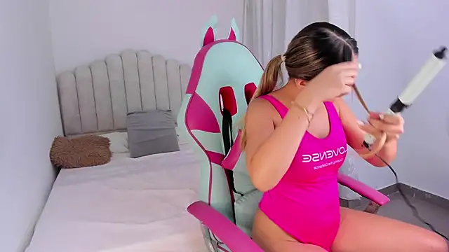 Snapshot of sofia_henaok chatting on 01.30.25 sofia henaok online show from 01.30.25