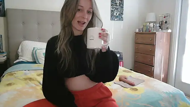 Snapshot of Heyitsmee33 chatting on 02.10.26 Heyitsmee33 online show from 02.10.26