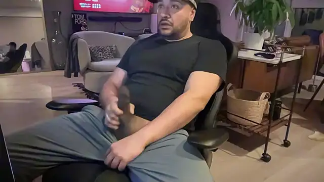 HungandThickLatin online show from 01.05.25