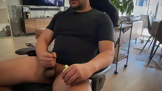 HungandThickLatin online show from 01.21.25