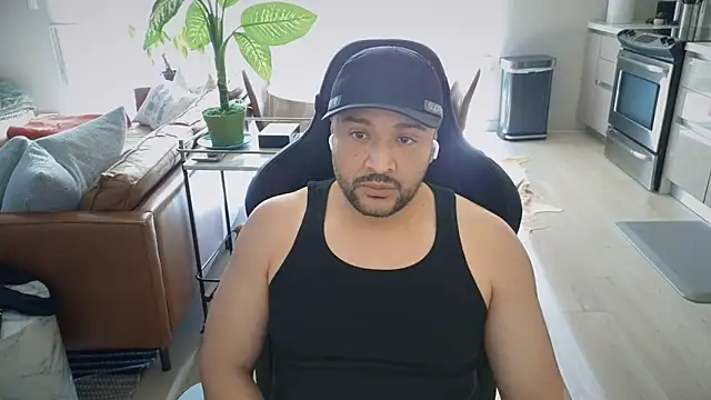 HungandThickLatin online show from 11.25.25