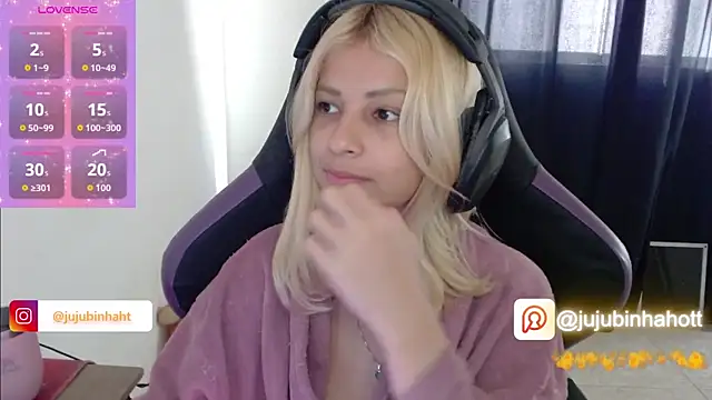 Snapshot of jujubinhahot chatting on 10.21.25 jujubinhahot online show from 10.21.25