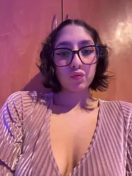 aurora xoxo online show from 12.15.24