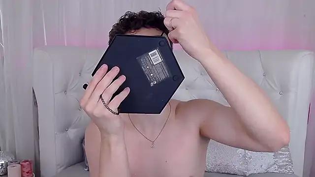 RobbyCharming online show from 09.29.25