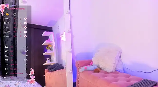 Snapshot of dana_montana_ chatting on 12.18.24 dana montana online show from 12.18.24