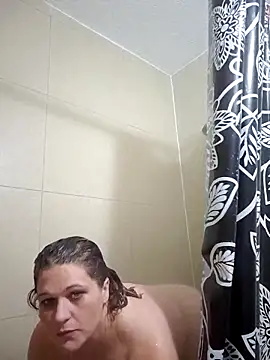 Snapshot of MrandMrs_Reigns chatting on 11.13.25 MrandMrs Reigns online show from 11.13.25