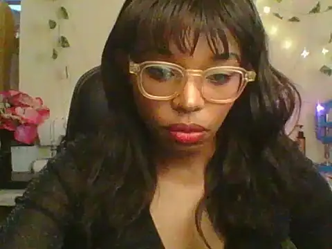 Snapshot of Anaconda2350 chatting on 10.19.25 Anaconda2350 online show from 10.19.25