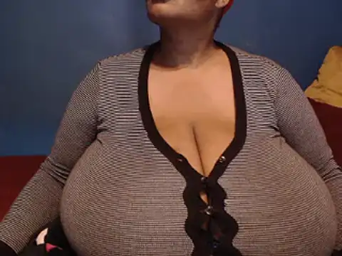 CUTEFIRMMELONSS online show from 01.16.25