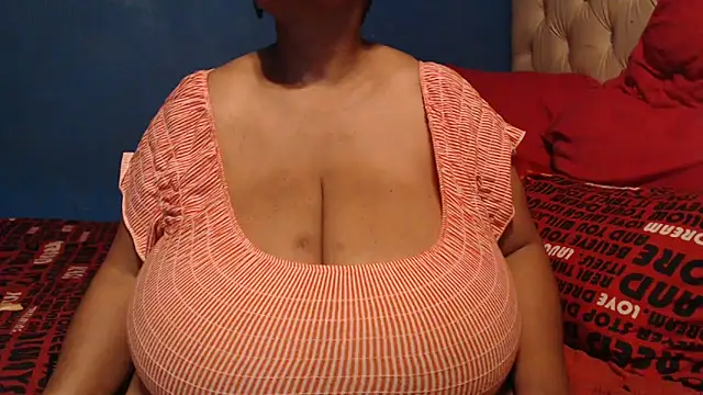 CUTEFIRMMELONSS online show from 10.25.25