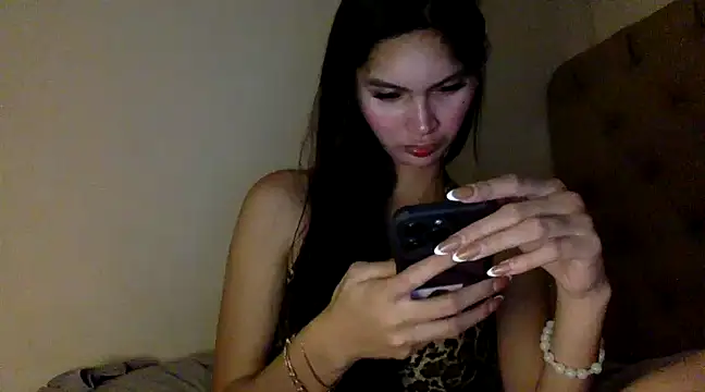 ehotlovea  online show from 03.20.25