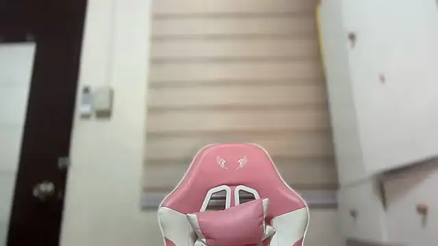 ehotlovea  online show from 09.18.25