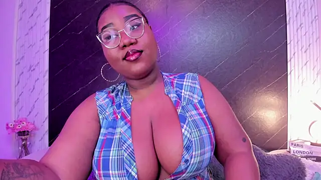 Darnellqueen online show from 09.17.25