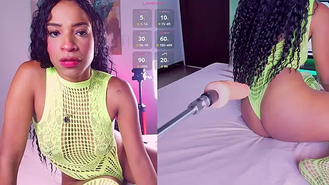 Snapshot of Ebony_Skye chatting on 10.01.25 Ebony Skye online show from 10.01.25