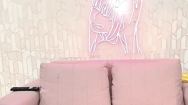 Snapshot of lara_murphy chatting on 10.08.25 lara murphy online show from 10.08.25