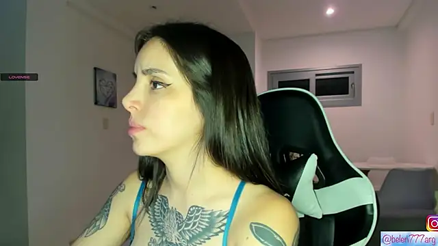 Snapshot of belu_arg chatting on 01.02.25 belu arg online show from 01.02.25