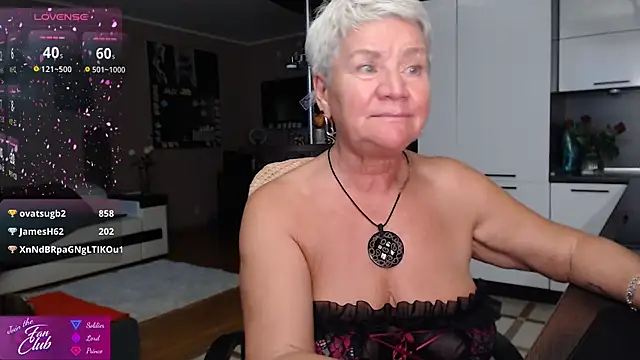 Snapshot of roxana_brooks chatting on 07.19.26 roxana brooks online show from 07.19.26