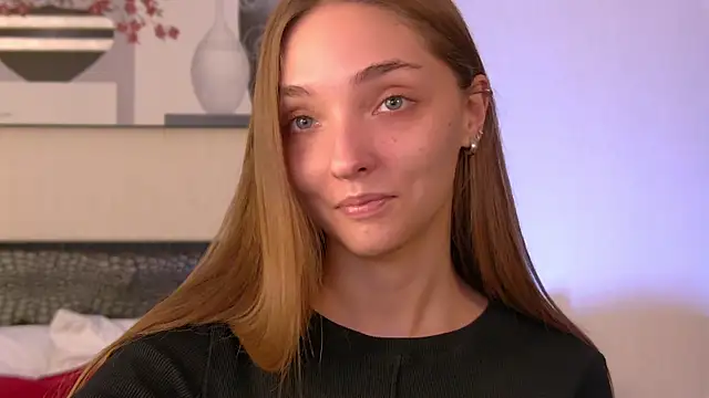 Snapshot of VirginieCruz chatting on 10.23.25 VirginieCruz online show from 10.23.25