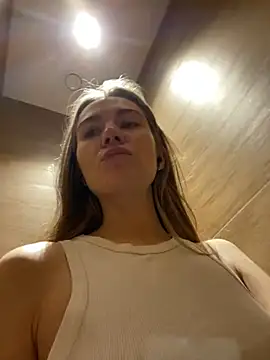 Snapshot of ValenciaShock chatting on 12.11.24 ValenciaShock online show from 12.11.24