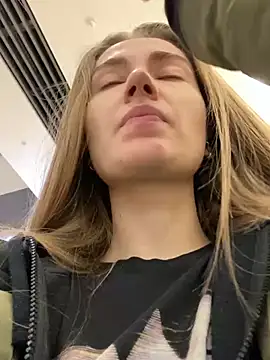 Snapshot of ValenciaShock chatting on 12.13.24 ValenciaShock online show from 12.13.24