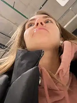 Snapshot of ValenciaShock chatting on 01.10.25 ValenciaShock online show from 01.10.25