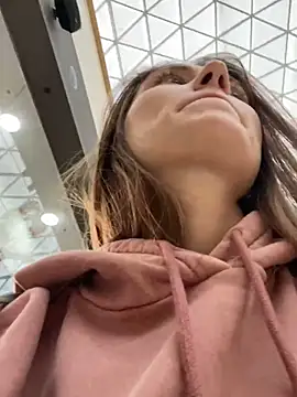 Snapshot of ValenciaShock chatting on 01.17.25 ValenciaShock online show from 01.17.25