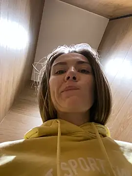 Snapshot of ValenciaShock chatting on 01.22.25 ValenciaShock online show from 01.22.25