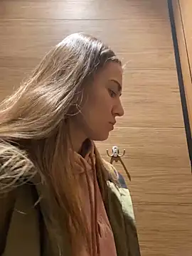 Snapshot of ValenciaShock chatting on 01.25.25 ValenciaShock online show from 01.25.25