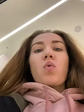 Snapshot of ValenciaShock chatting on 01.28.25 ValenciaShock online show from 01.28.25