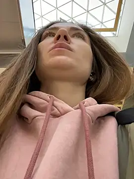 Snapshot of ValenciaShock chatting on 02.06.25 ValenciaShock online show from 02.06.25