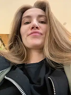 Snapshot of ValenciaShock chatting on 02.13.25 ValenciaShock online show from 02.13.25