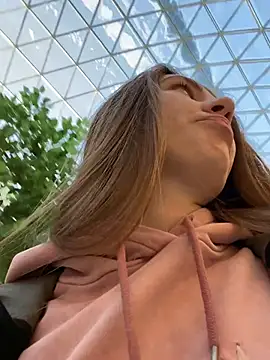 Snapshot of ValenciaShock chatting on 02.19.25 ValenciaShock online show from 02.19.25