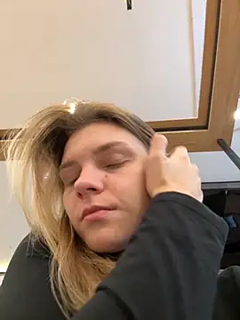 Snapshot of ValenciaShock chatting on 09.11.25 ValenciaShock online show from 09.11.25