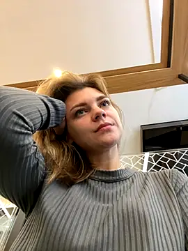 Snapshot of ValenciaShock chatting on 09.16.25 ValenciaShock online show from 09.16.25