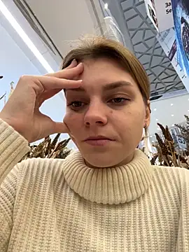 Snapshot of ValenciaShock chatting on 10.23.25 ValenciaShock online show from 10.23.25