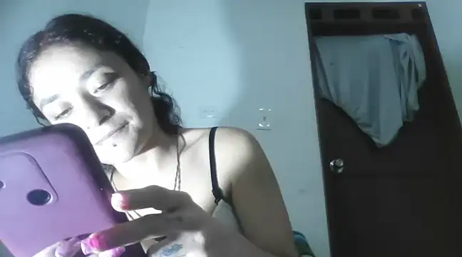 Snapshot of TamaraNauthy chatting on 03.15.25 TamaraNauthy online show from 03.15.25