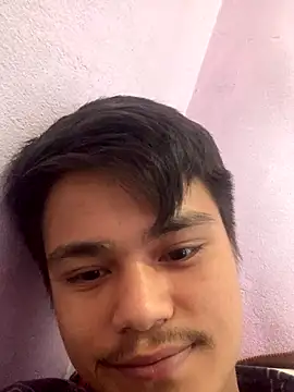 Snapshot of Hullax chatting on 10.31.25 Hullax online show from 10.31.25